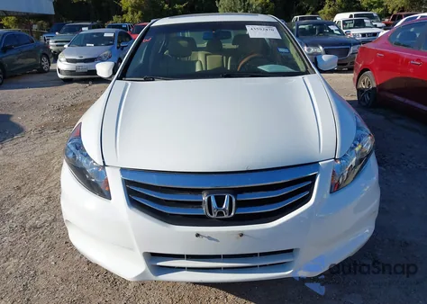 2011 Honda Accord 2.4 Ex-L from USA, damaged, VIN 1HGCP2F82BA156380